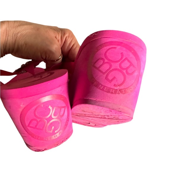 BCBGeneration Pink Flip Flops with Heart Embellishment Size 10 - Picture 3 of 5